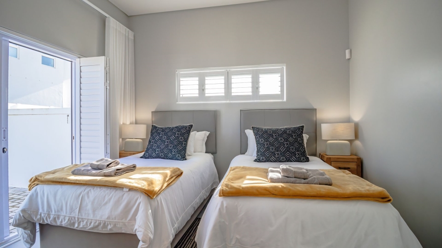 4 Bedroom Property for Sale in Pearl Bay Western Cape